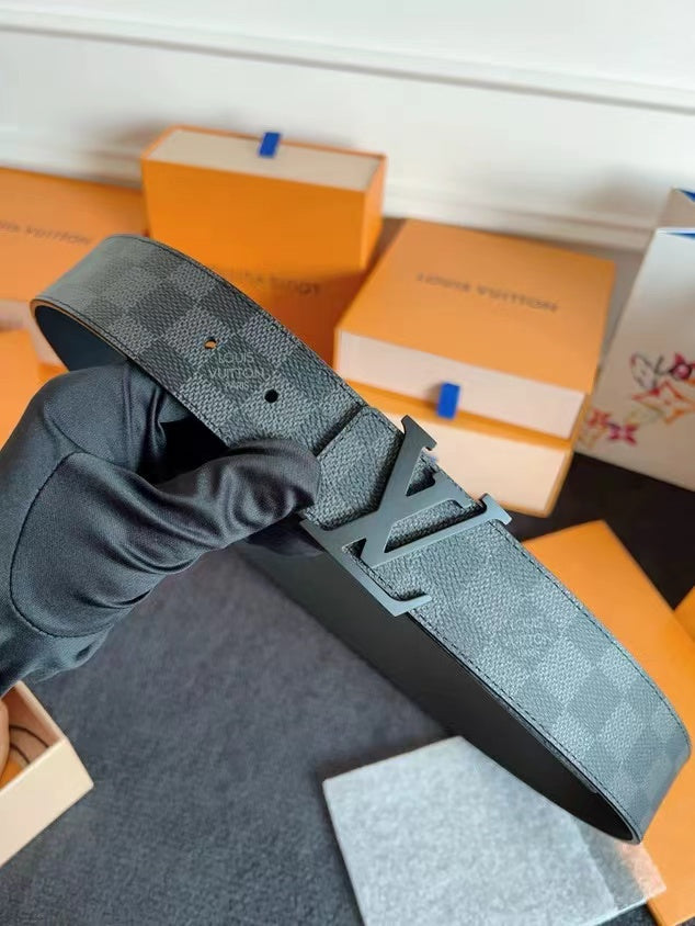 Louis Vuitton leather belt