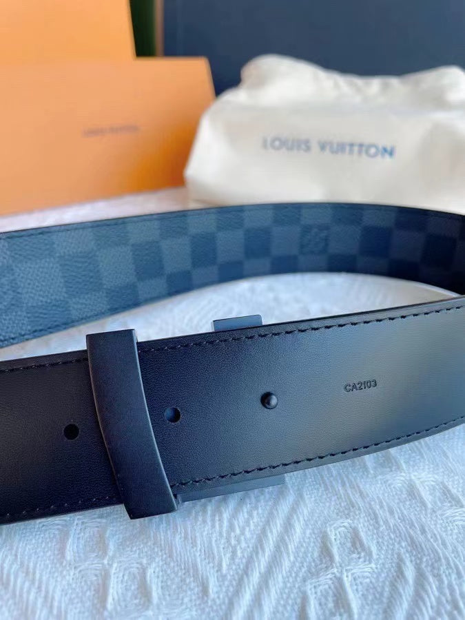 Louis Vuitton leather belt