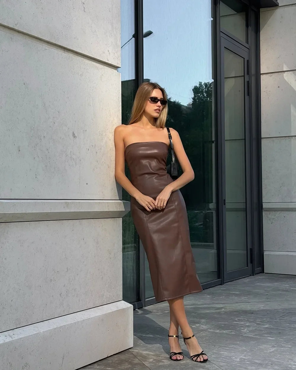Sexy tube top dress. Leather, solid color temperament, split ends, slim fit.