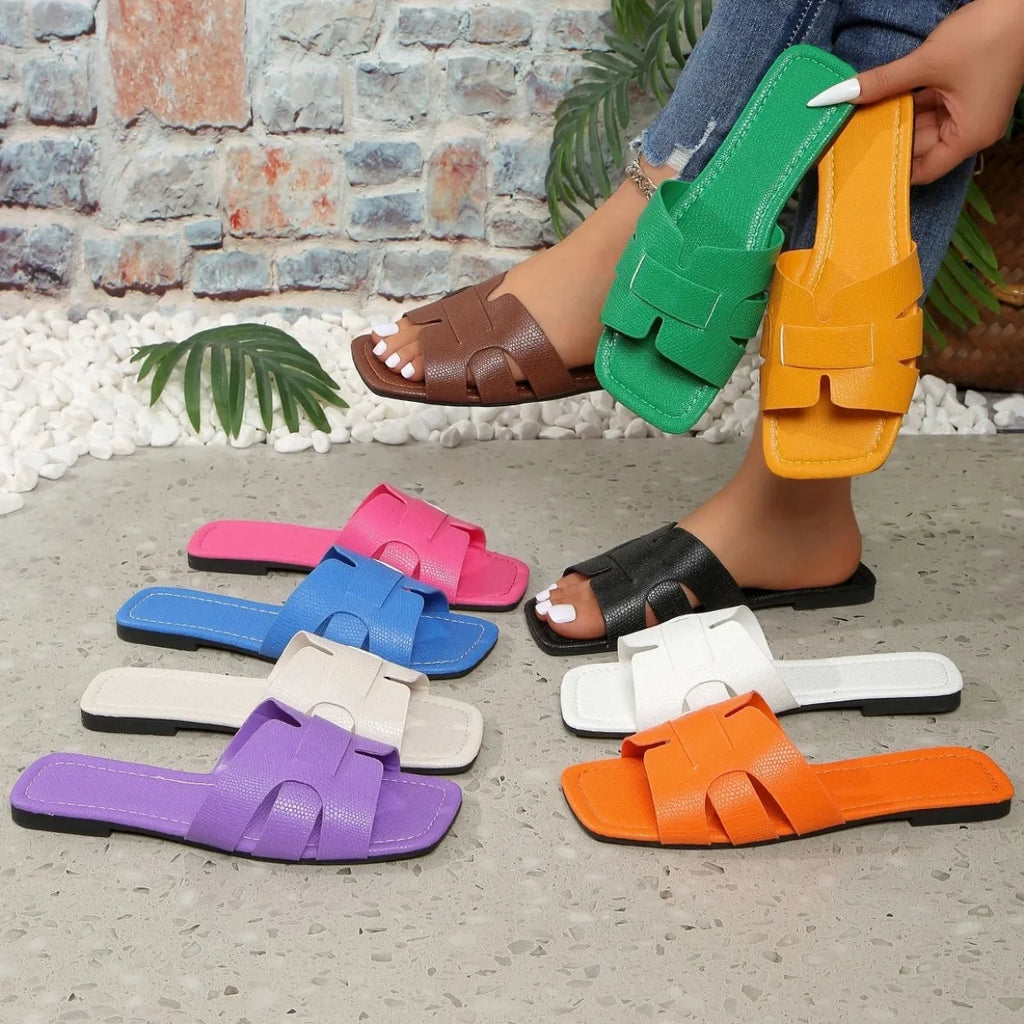 2025 Summer Women Slippers Luxury Trend Outdoor Flat Slippers Female Beach Sandals Brand Designer Shoes Big Size Slides Woman