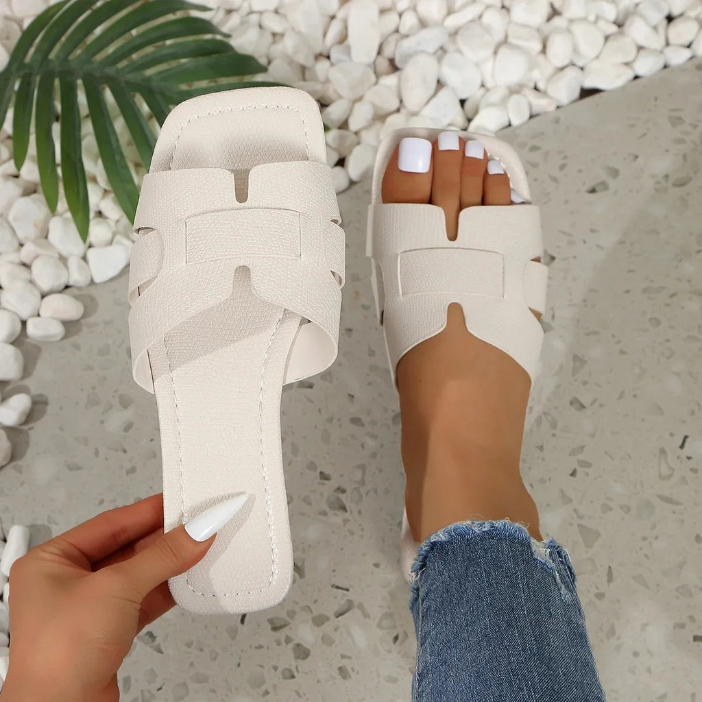 2025 Summer Women Slippers Luxury Trend Outdoor Flat Slippers Female Beach Sandals Brand Designer Shoes Big Size Slides Woman
